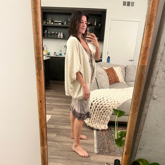 Aritzia slouchy cardigan - Picture 2 of 6